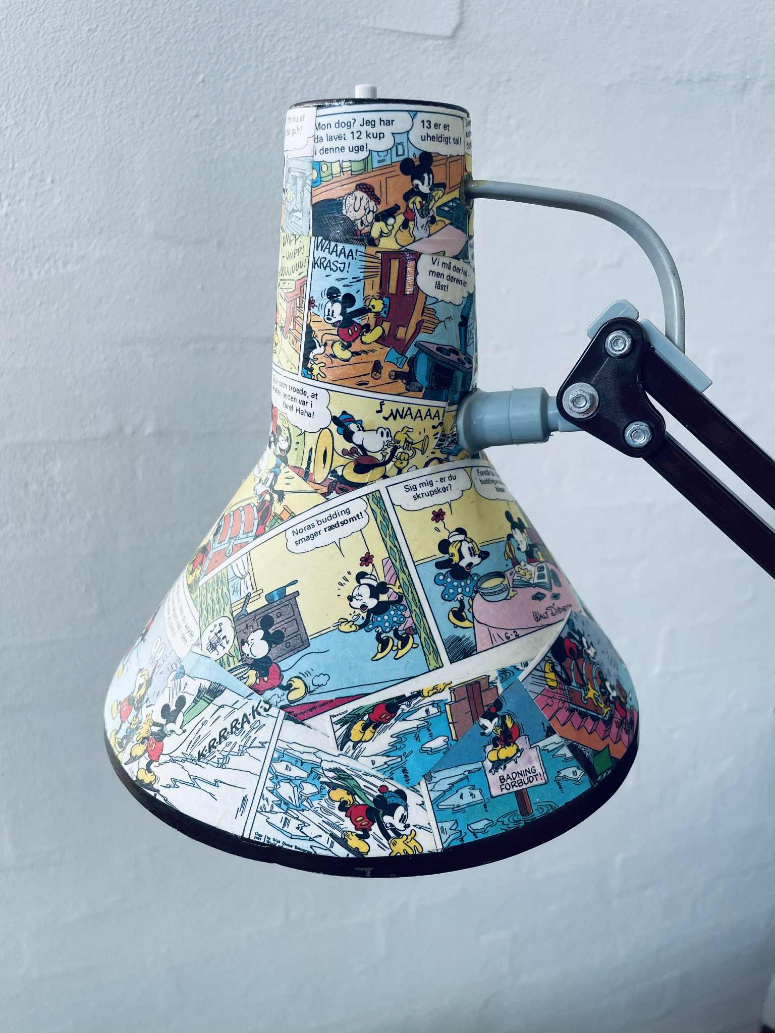 Arkitektlampe med tegneserie