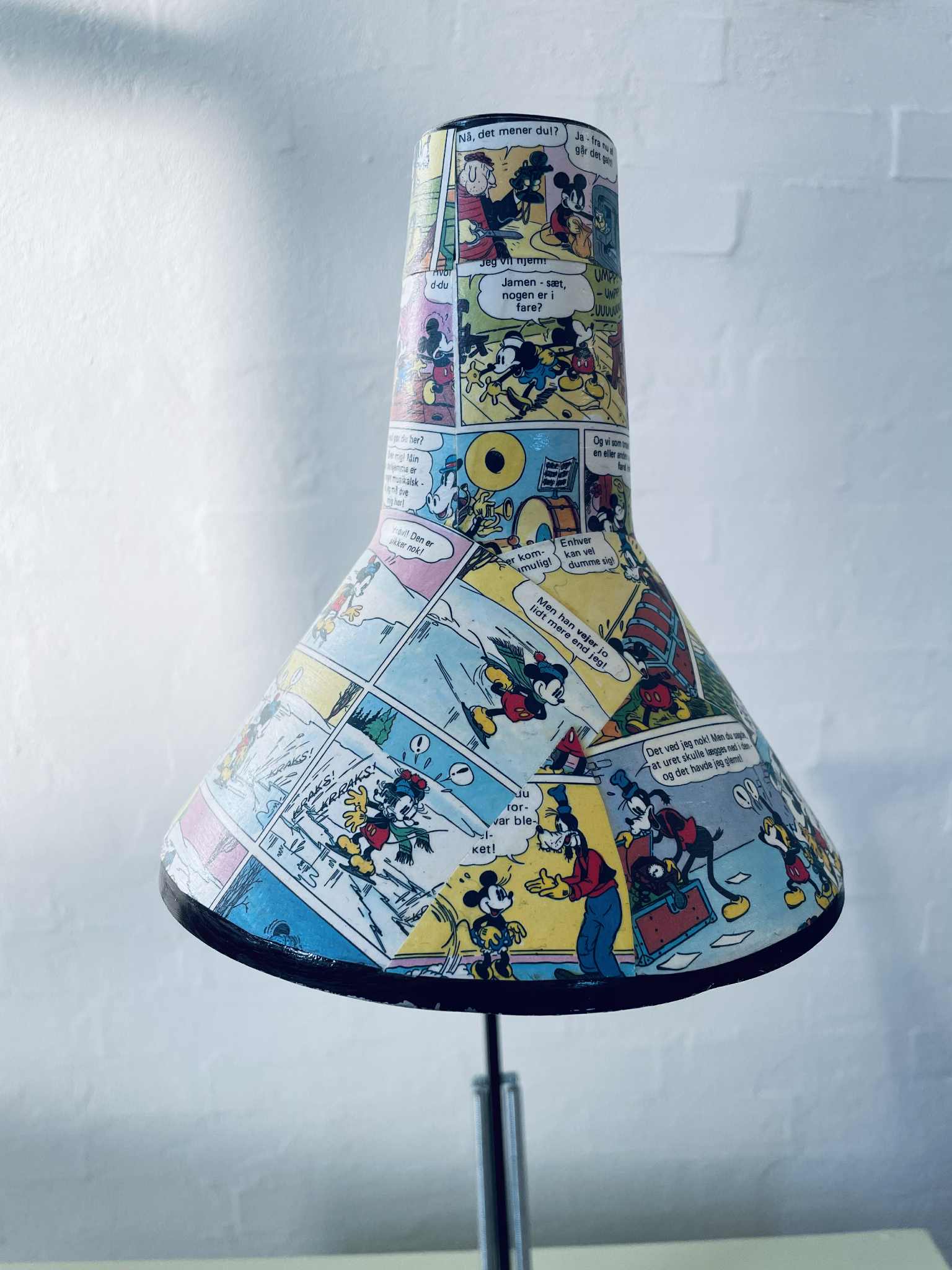 Arkitektlampe med tegneserie